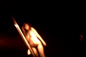 ABG SMA Nekat Striptis Di Kamar Hotel Mewah
